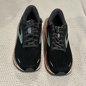 Brooks Ghost 14 Black / Pearl / Peach Running Shoes - new in box